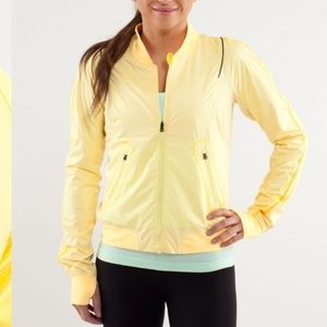 Lululemon Two to make it true running jacket size 8
